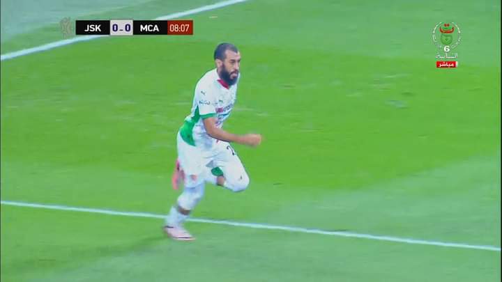 مولودية الجزائر تحتفل بفوز مثير في كلاسيكو القبائل 3 العربي ثابتي