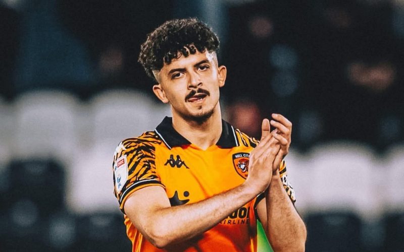 بشير بلومي جاهز  مع هال سيتي