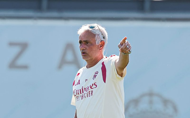 مورينيو بعد ودّيات مدريد: “الأوقات الجميلة لم تأتِ بعد… ورأيت فريقاً بثلاثة وجوه!”